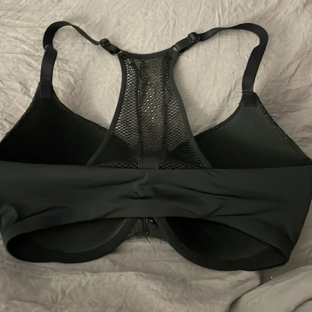 Victoria Secrect Bra - Picture 3 of 4